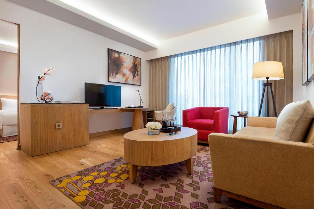 Courtyard By Marriott Bengaluru Outer Ring Road Hotel Esterno foto